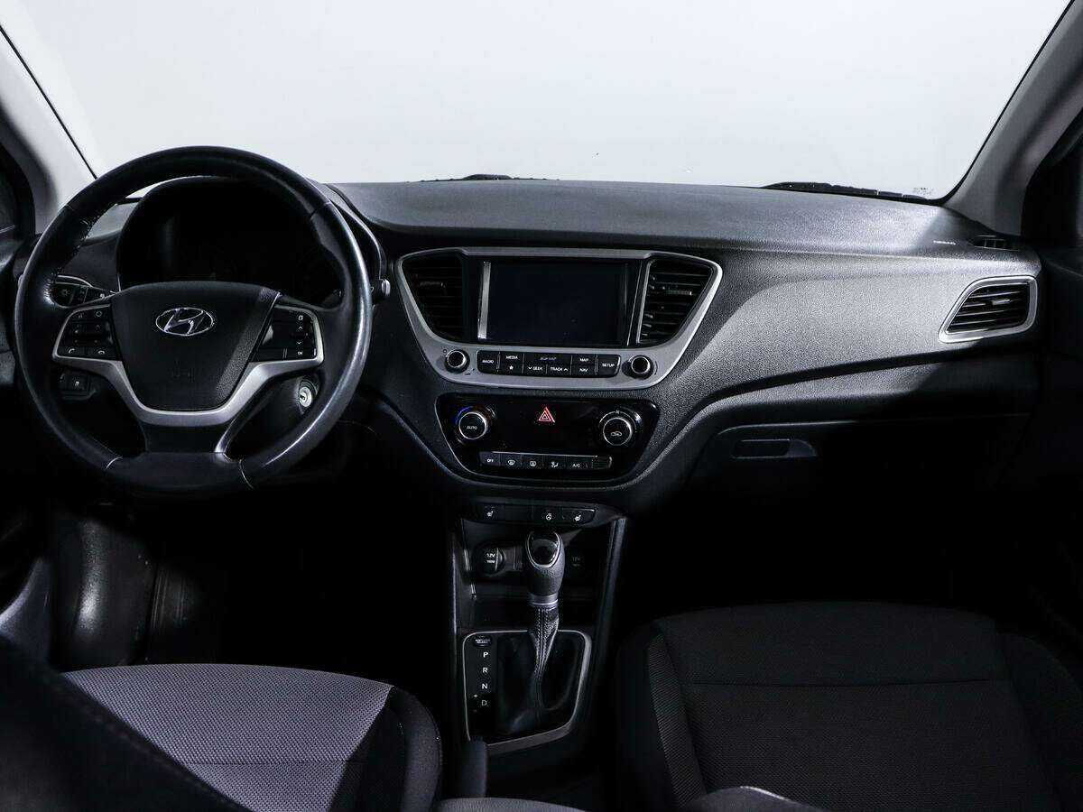 Купить Hyundai Solaris, 2018, 86 000 км, фото №10