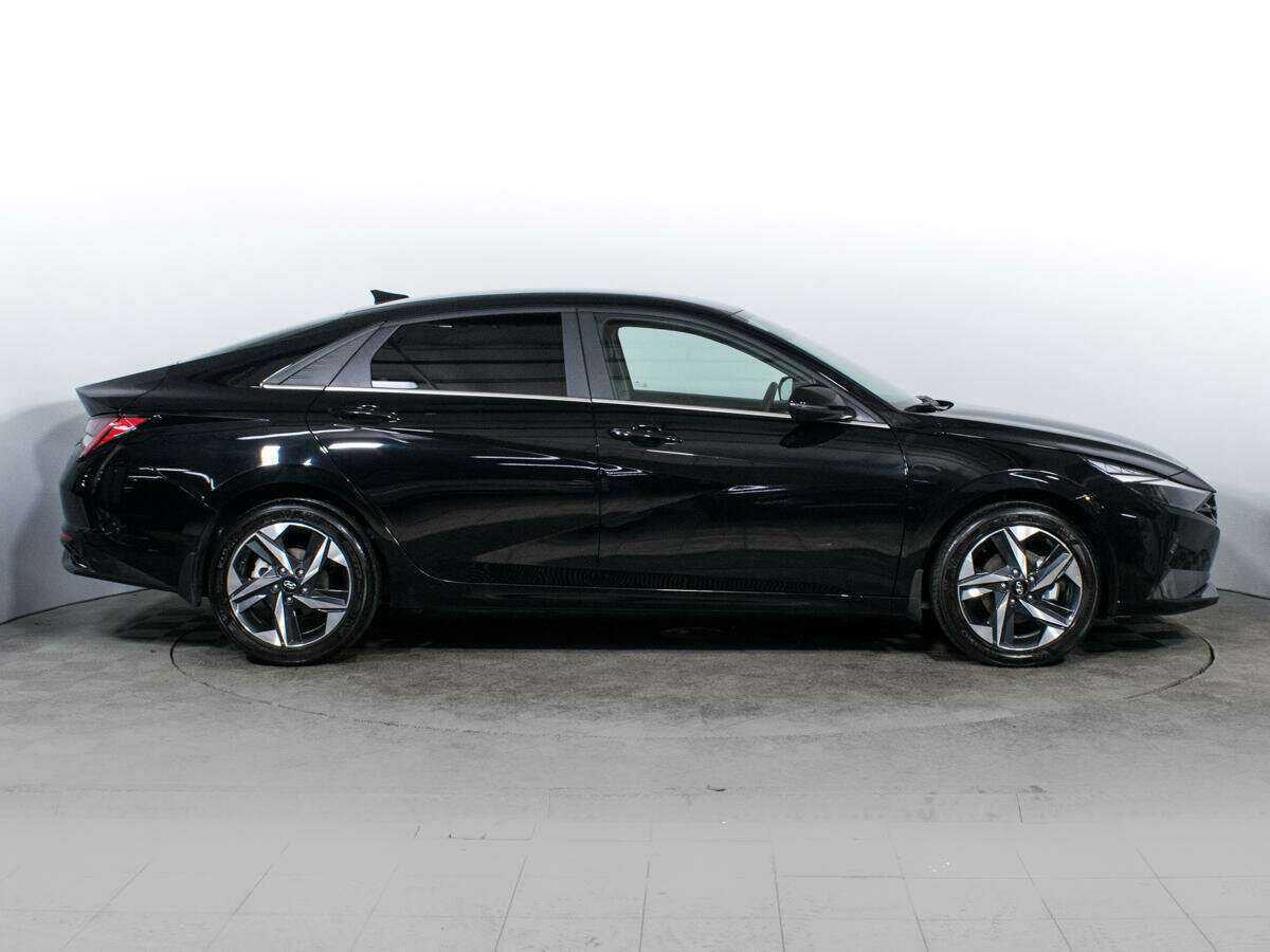 Купить Hyundai Elantra, 2023, 8 327 км, фото №4