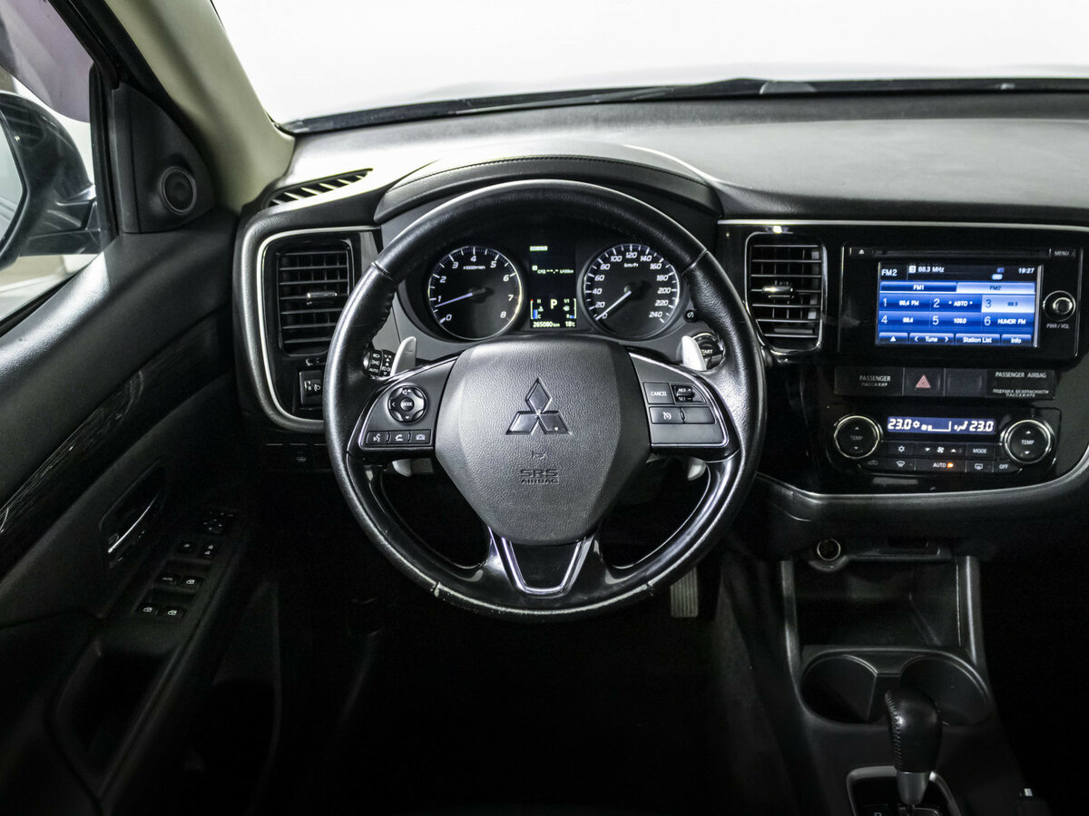 Купить Mitsubishi Outlander III Рестайлинг 2, 2015, 265 077 км, фото №10