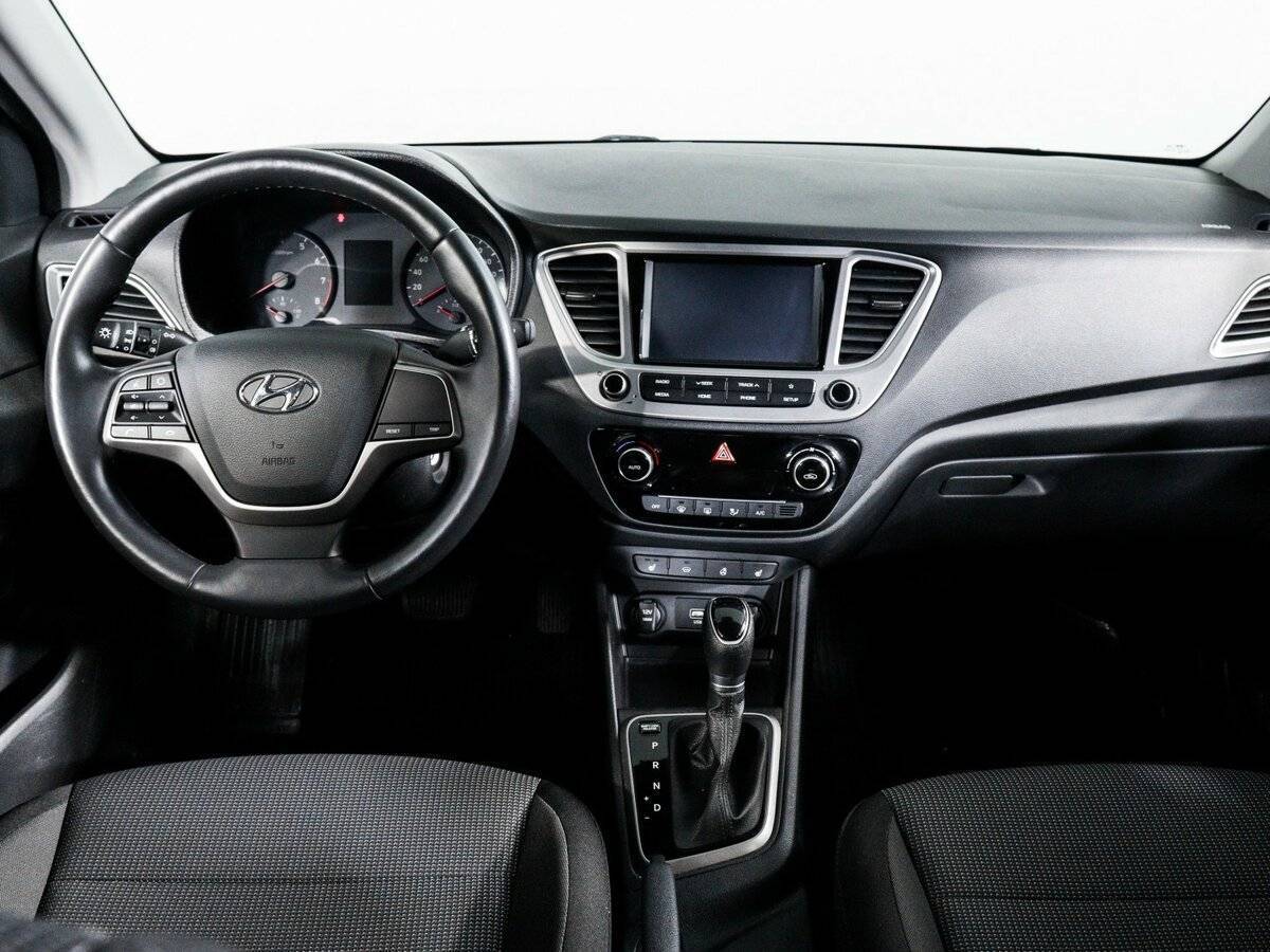 Купить Hyundai Solaris, 2019, 13 585 км, фото №12
