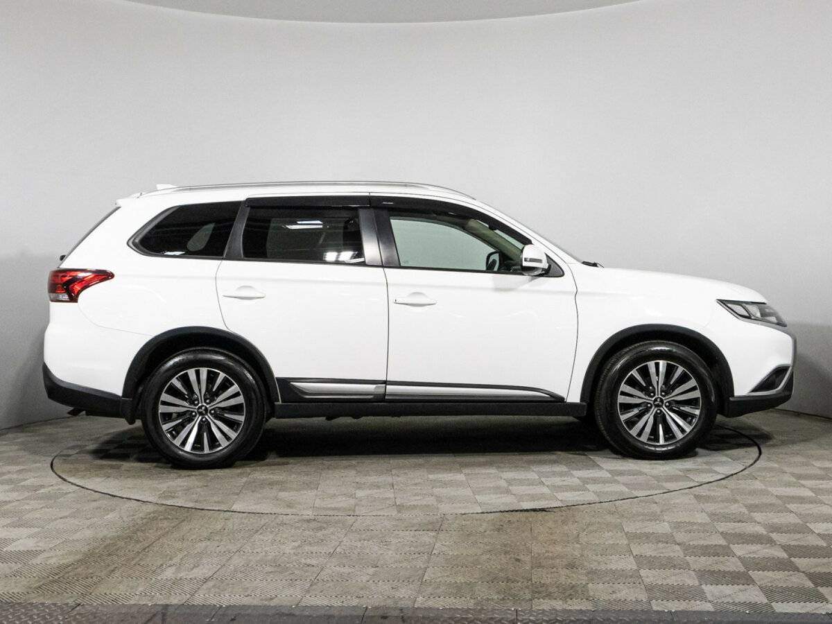 Купить Mitsubishi Outlander, 2018, 70 460 км, фото №4