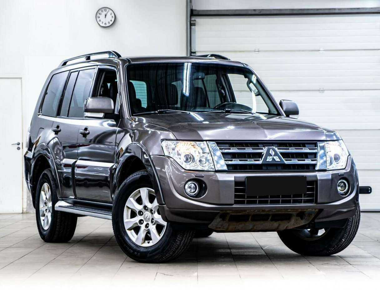 Купить Mitsubishi Pajero, 2012, 235 000 км, фото №2
