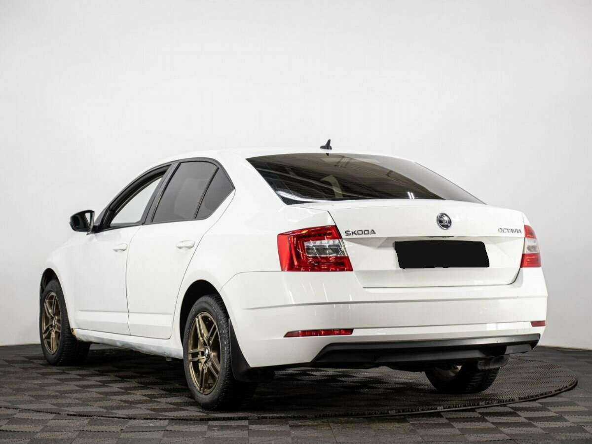 Купить Skoda Octavia, 2017, 178 000 км, фото №4