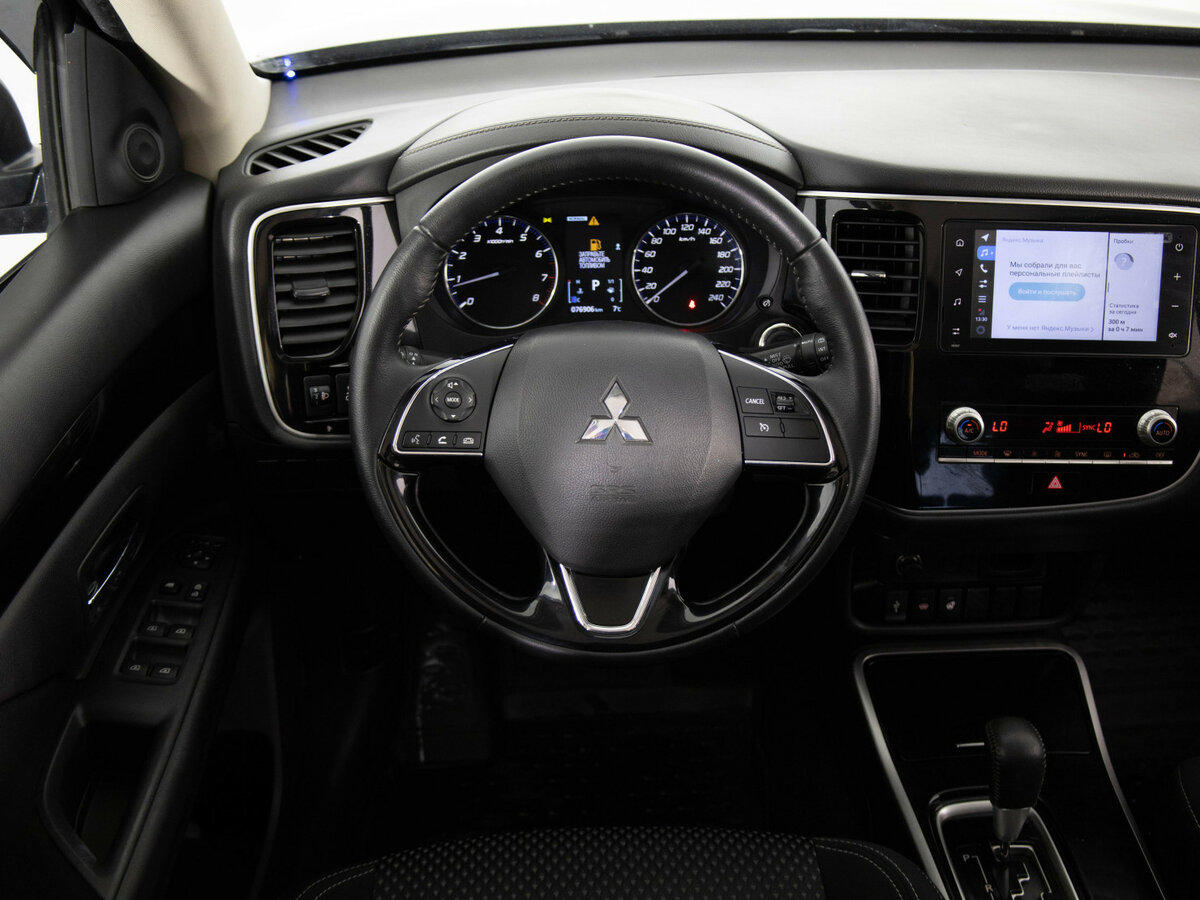 Купить Mitsubishi Outlander III Рестайлинг 3, 2020, 76 905 км, фото №6