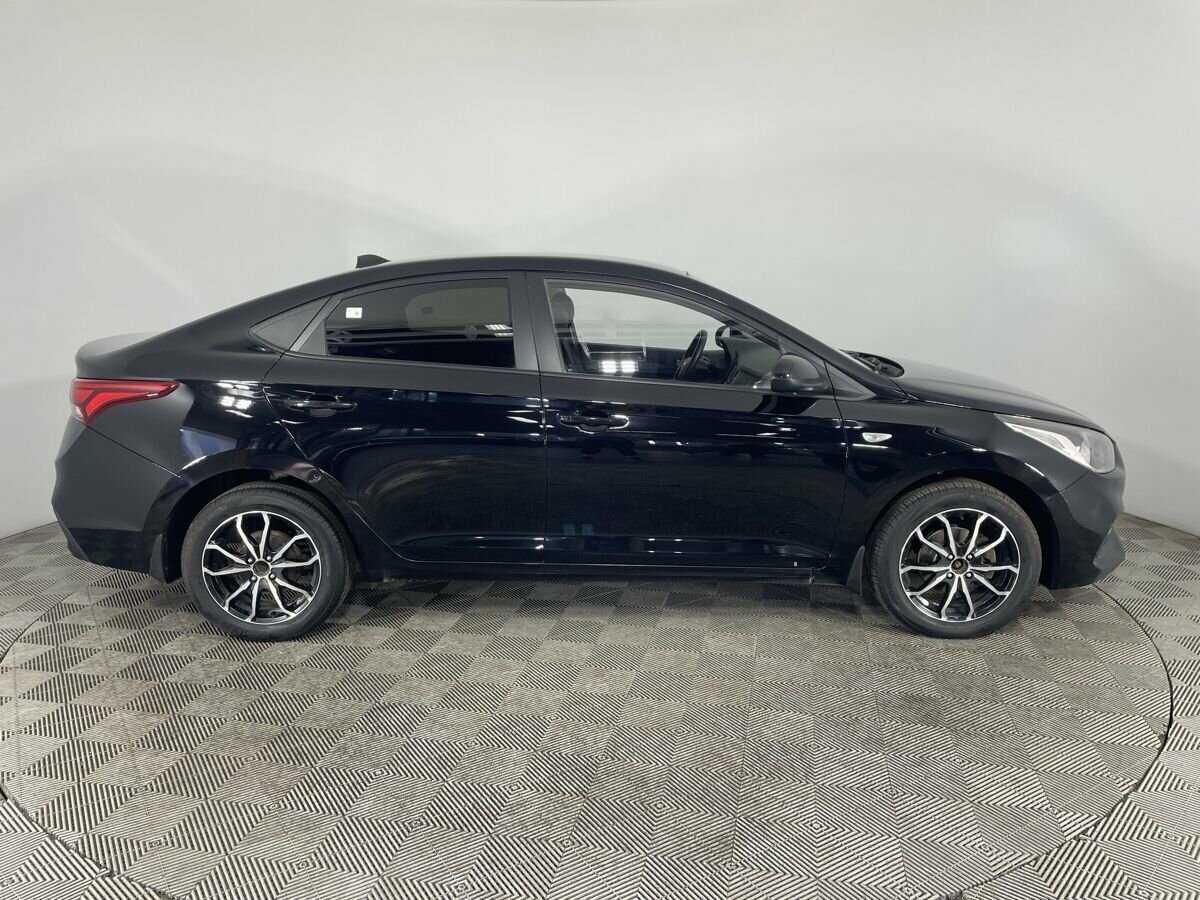 Купить Hyundai Solaris, 2017, 215 449 км, фото №4