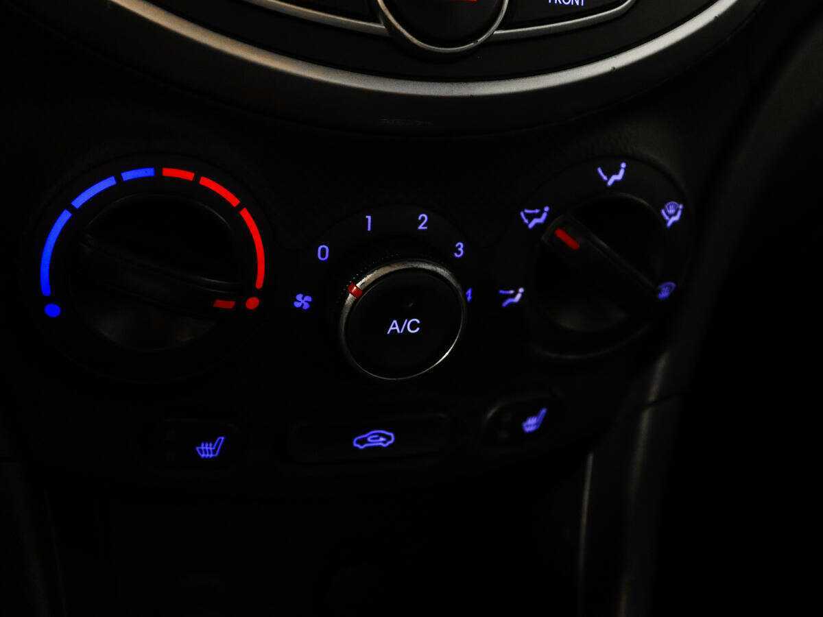 Купить Hyundai Solaris, 2013, 206 565 км, фото №16