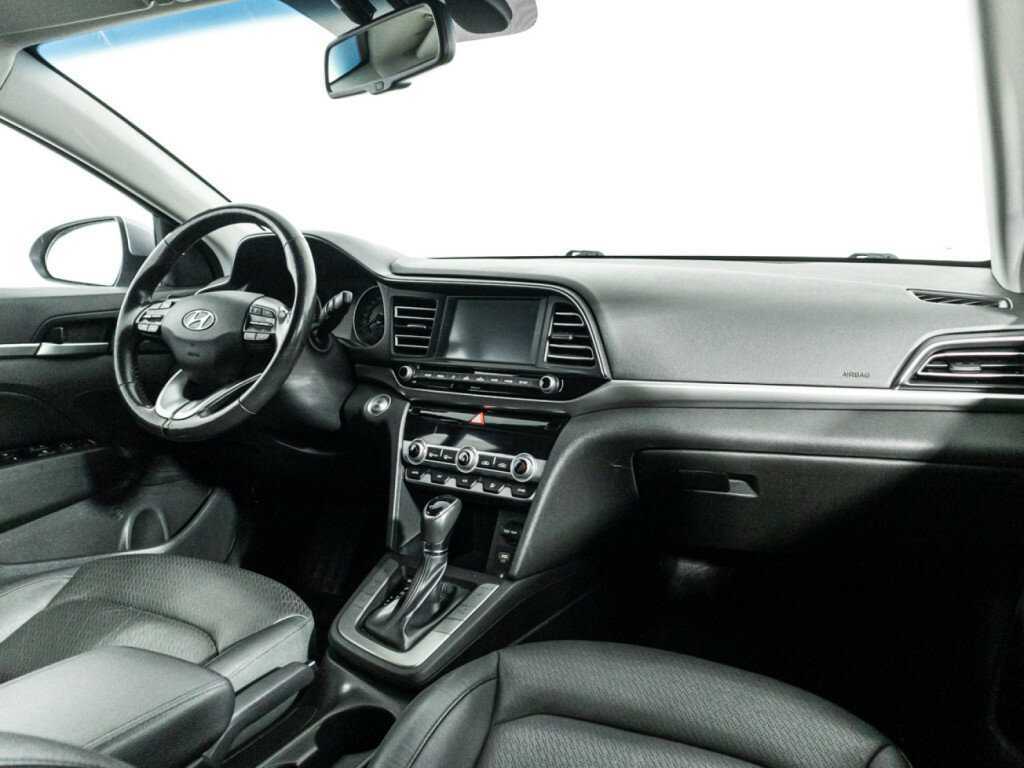 Купить Hyundai Elantra, 2019, 148 427 км, фото №9