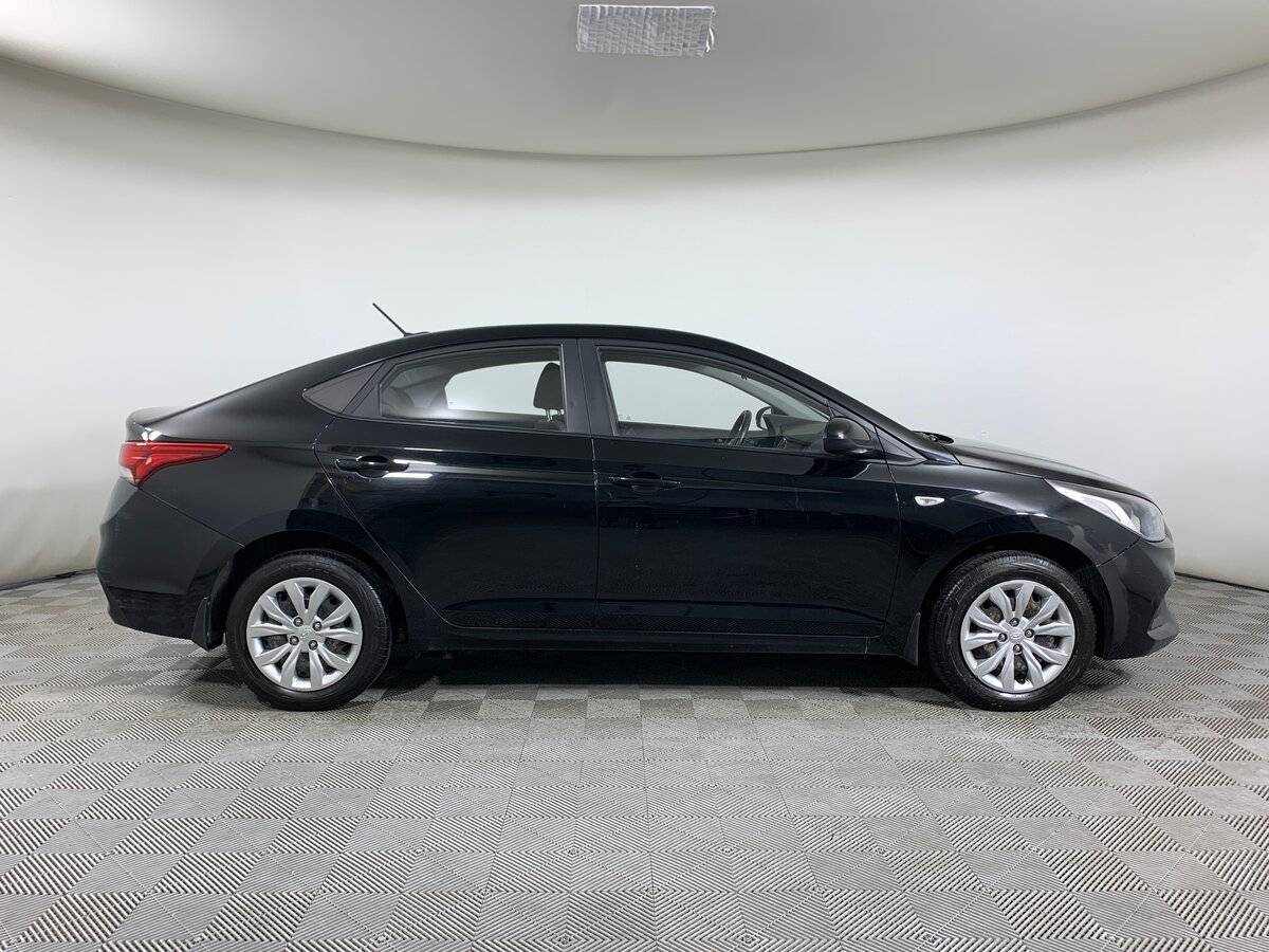 Купить Hyundai Solaris, 2017, 127 099 км, фото №4