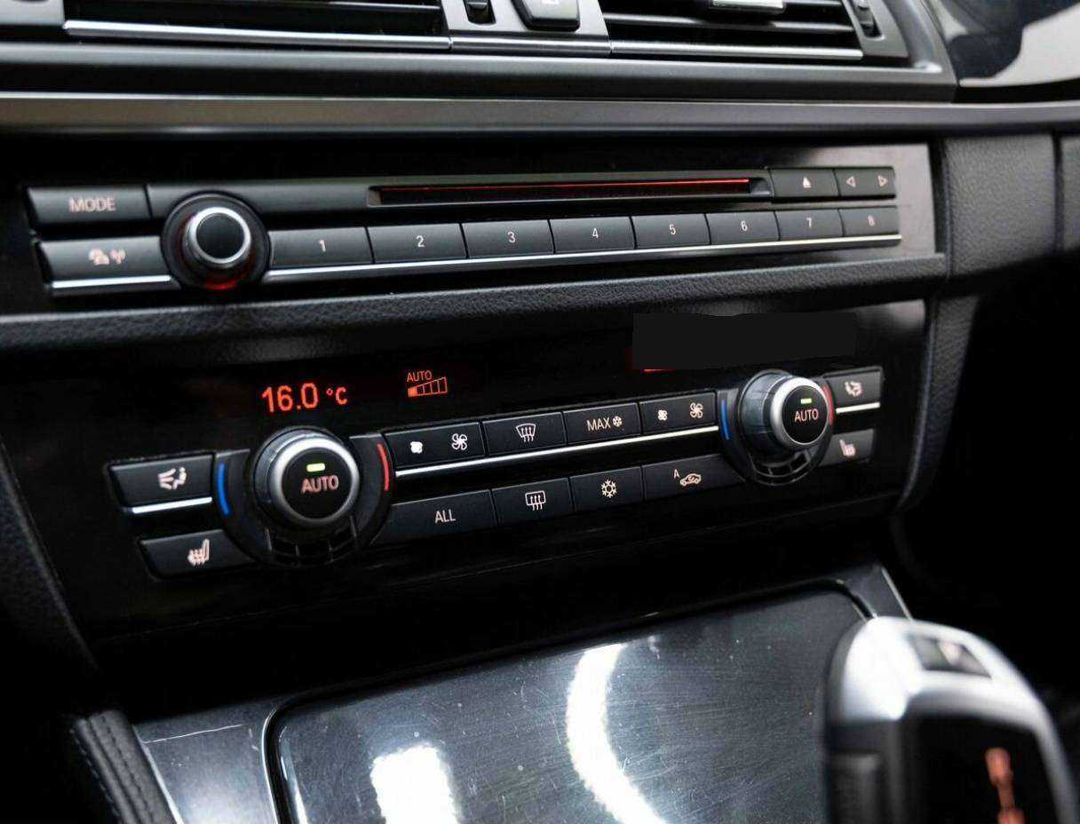 Купить BMW 5 серии 528i, 2012, 204 087 км, фото №24