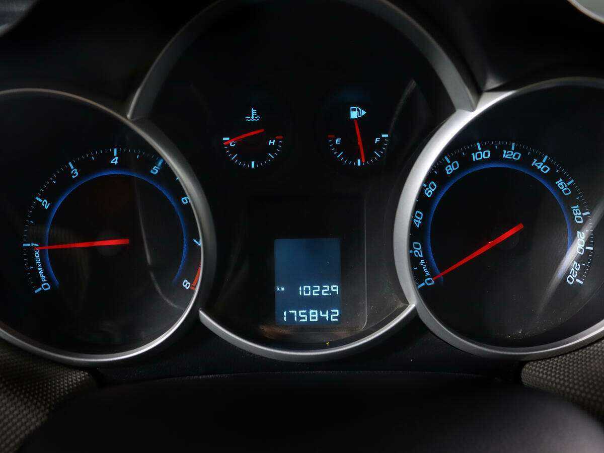 Купить Chevrolet Cruze, 2012, 175 828 км, фото №9