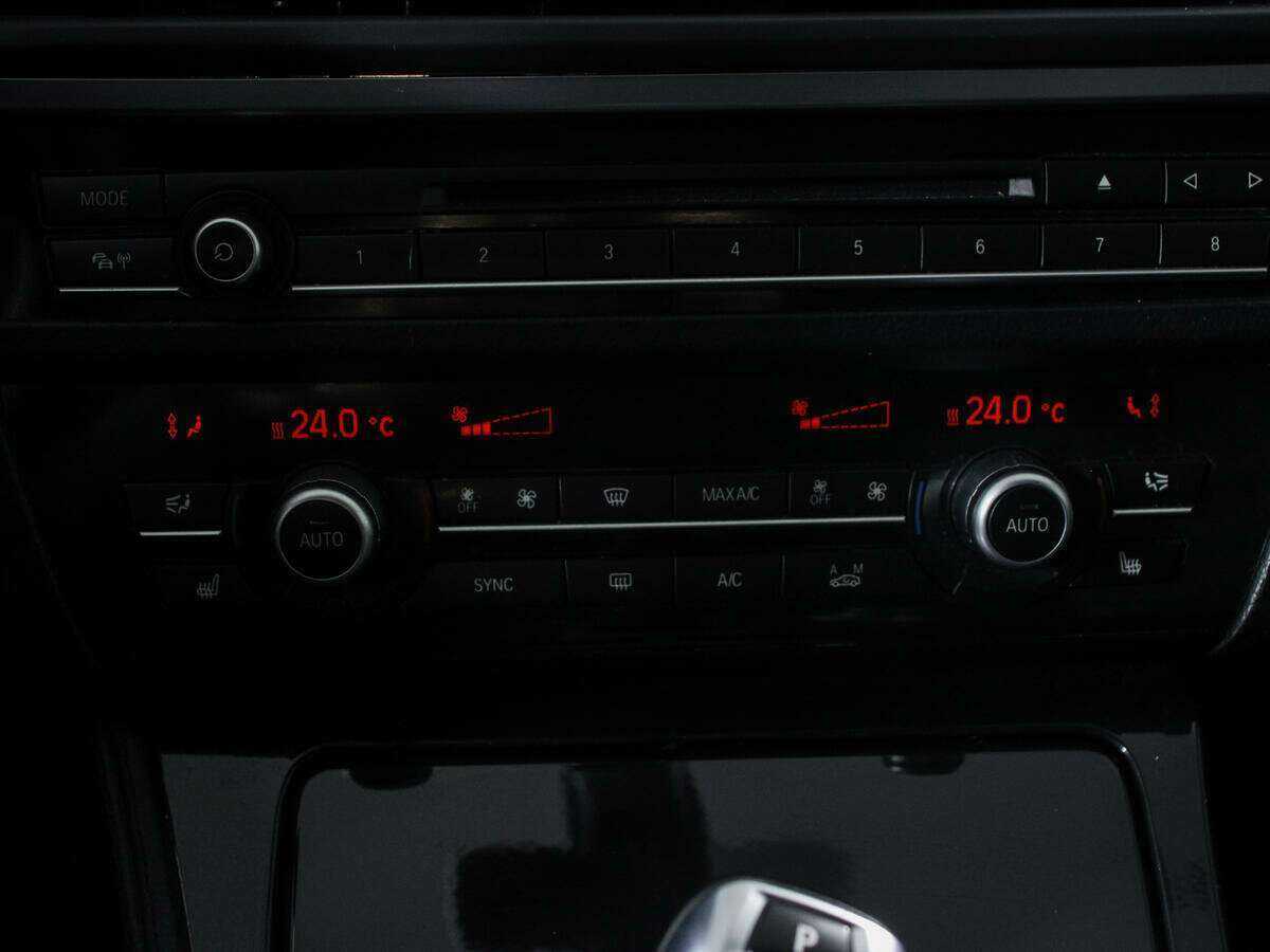 Купить BMW 5 серии 528i xDrive, 2013, 235 185 км, фото №10