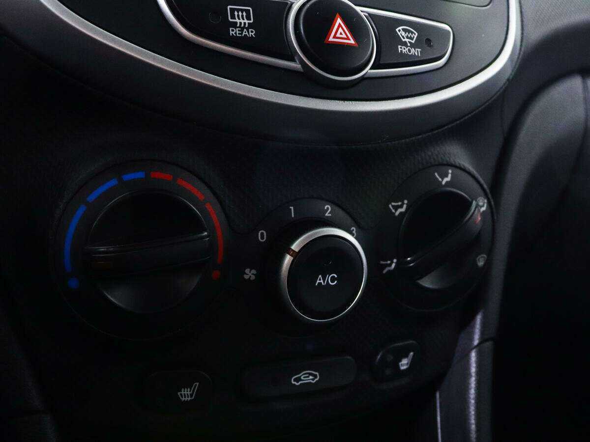 Купить Hyundai Solaris, 2013, 183 770 км, фото №14