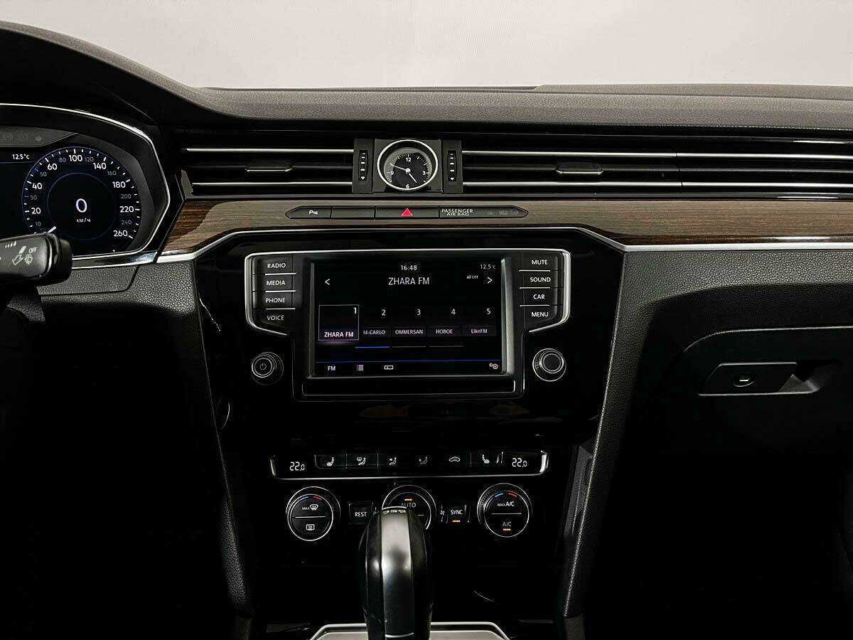 Купить Volkswagen Passat, 2017, 106 250 км, фото №15