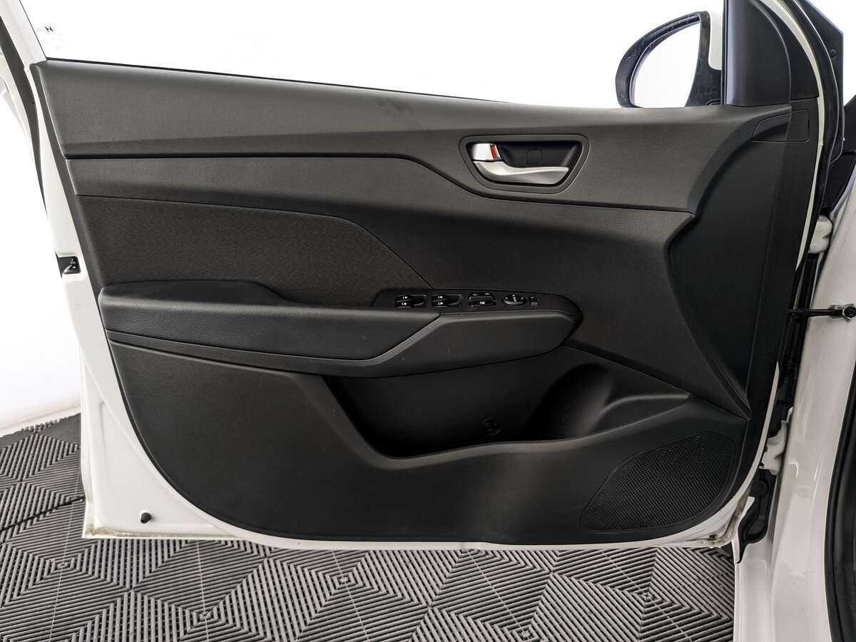 Купить Hyundai Solaris, 2022, 24 933 км, фото №15