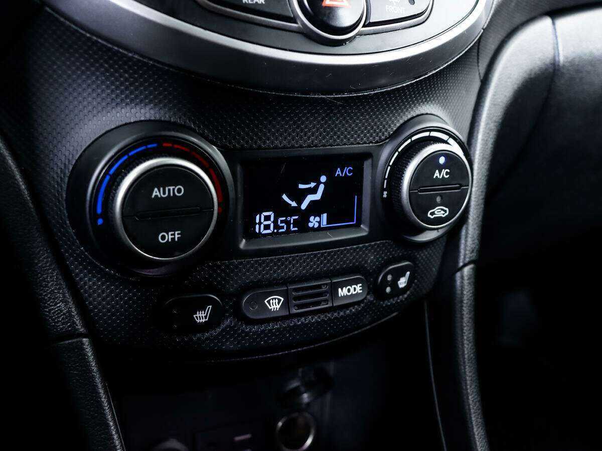 Купить Hyundai Solaris, 2016, 222 212 км, фото №12