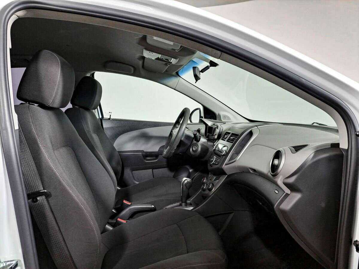 Купить Chevrolet Aveo, 2013, 187 316 км, фото №9