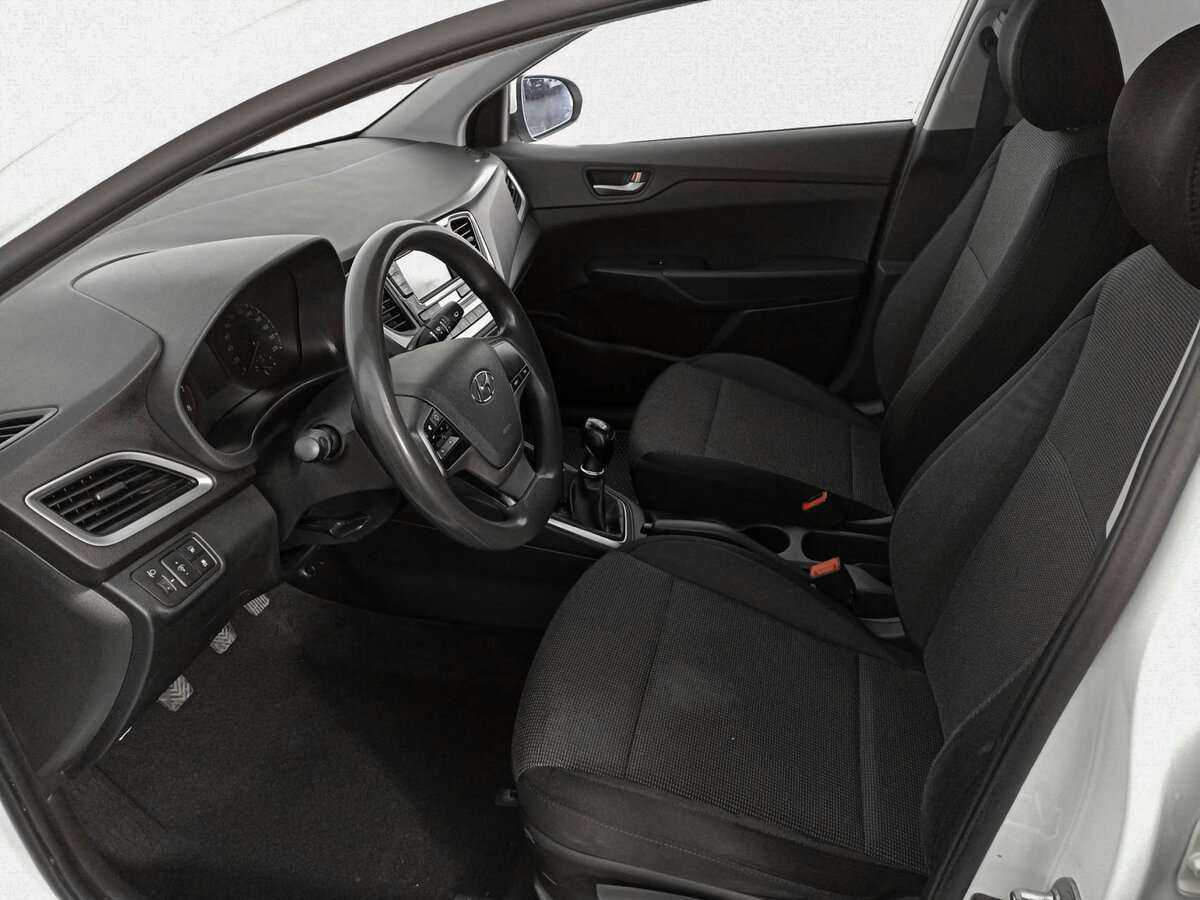 Купить Hyundai Solaris, 2017, 157 403 км, фото №14