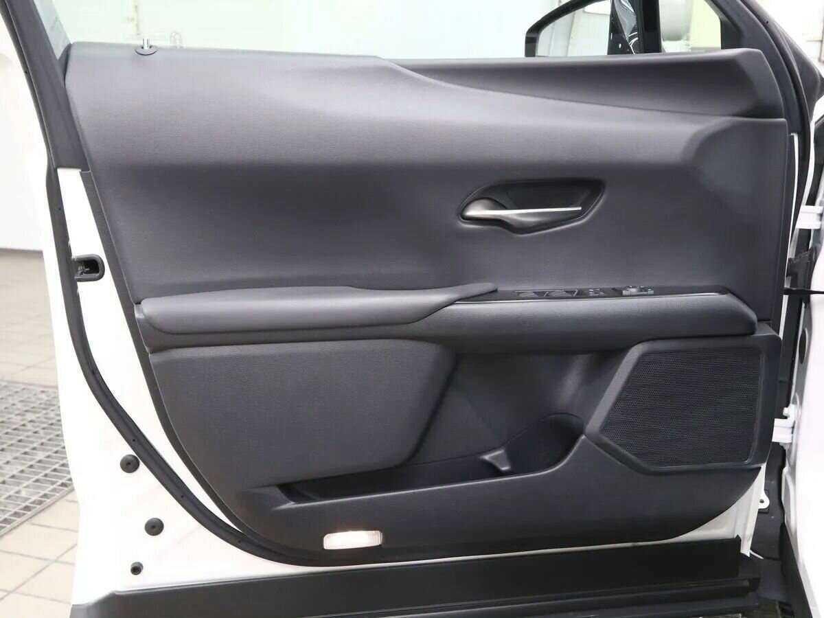 Купить Lexus UX 200, 2019, 70 000 км, фото №5