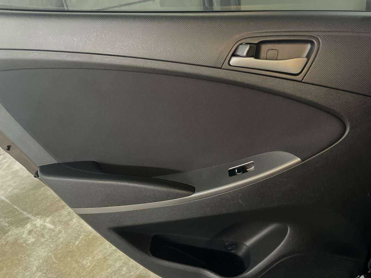 Купить Hyundai Solaris, 2015, 139 070 км, фото №19