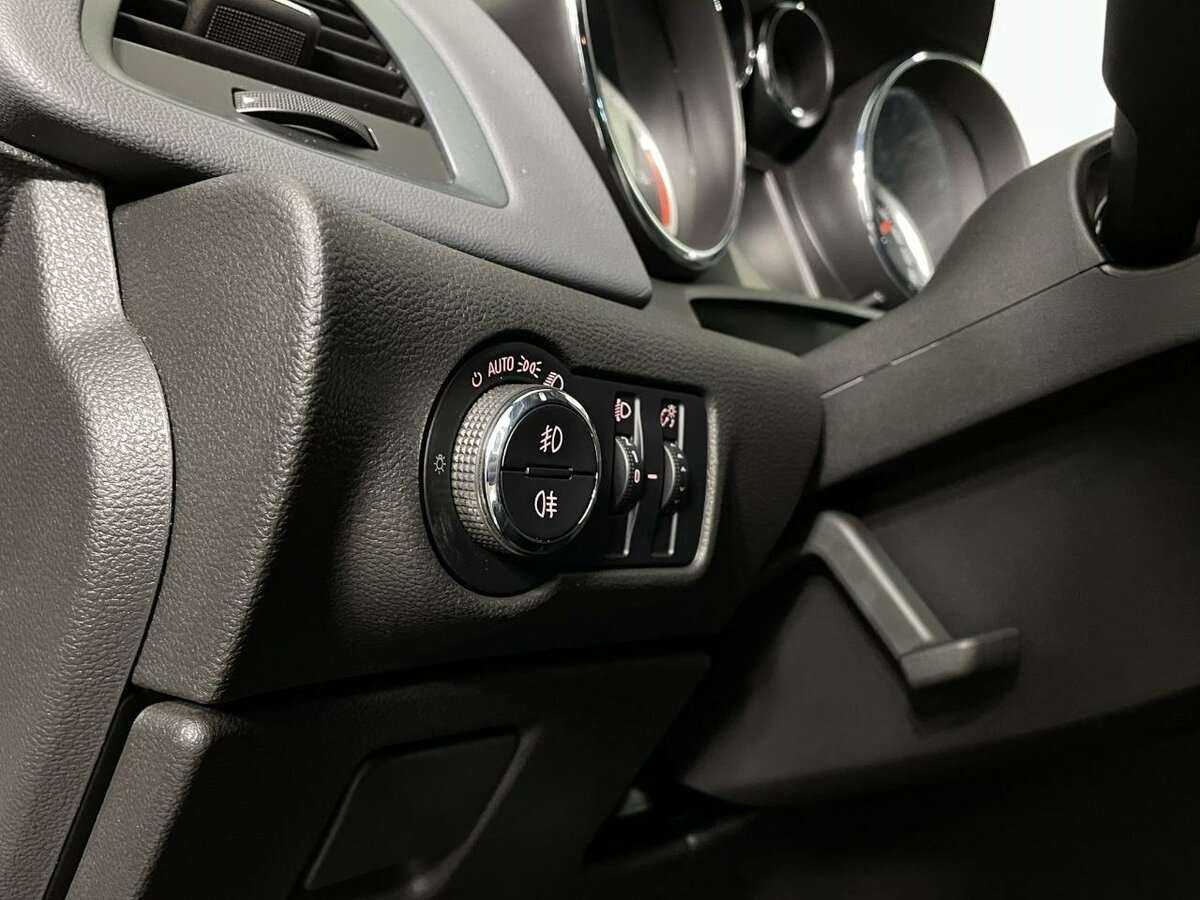 Купить Opel Astra GTC, 2013, 138 930 км, фото №9