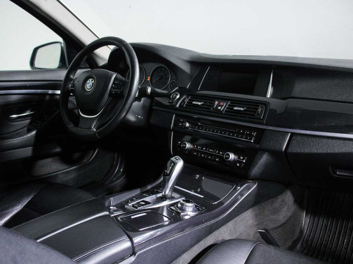 Купить BMW 5 серии 528i, 2013, 235 185 км, фото №4