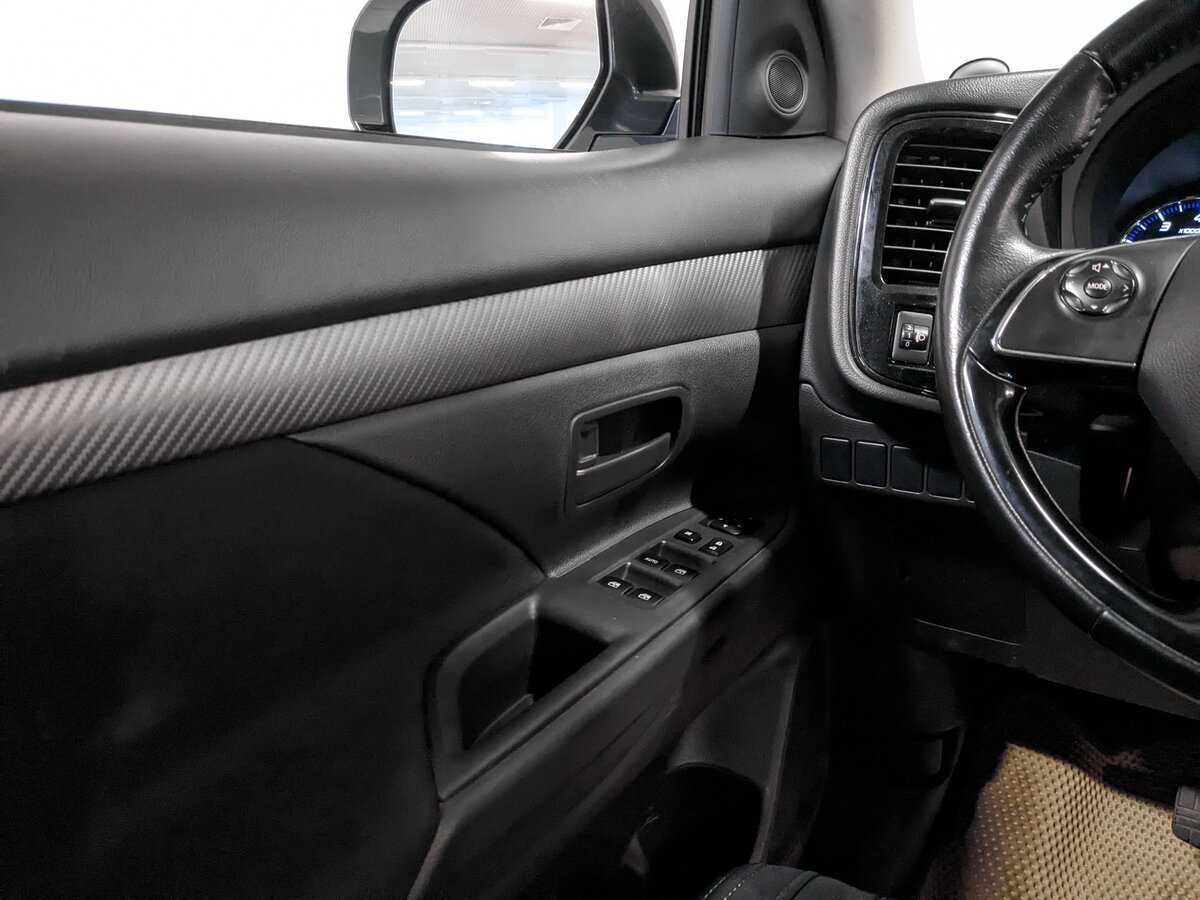 Купить Mitsubishi Outlander, 2017, 129 844 км, фото №17