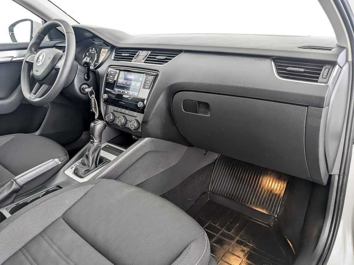 Купить Skoda Octavia, 2017, 140 461 км, фото №9