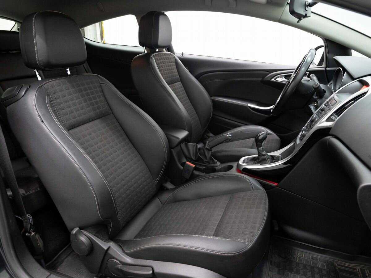 Купить Opel Astra GTC, 2013, 209 300 км, фото №12