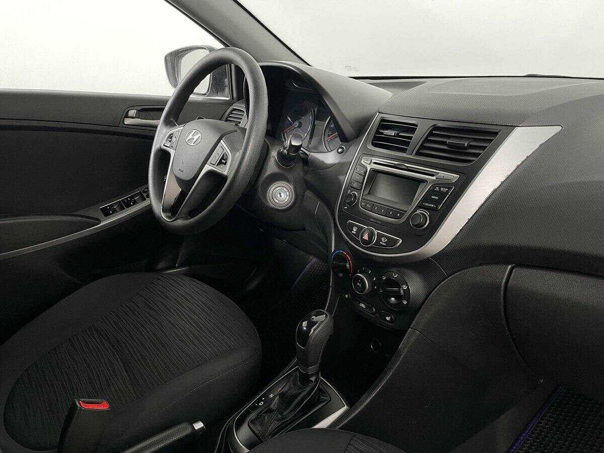 Купить Hyundai Solaris, 2015, 135 450 км, фото №9