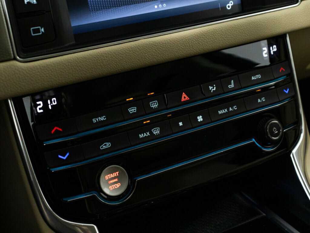 Купить Jaguar XF, 2017, 90 999 км, фото №20