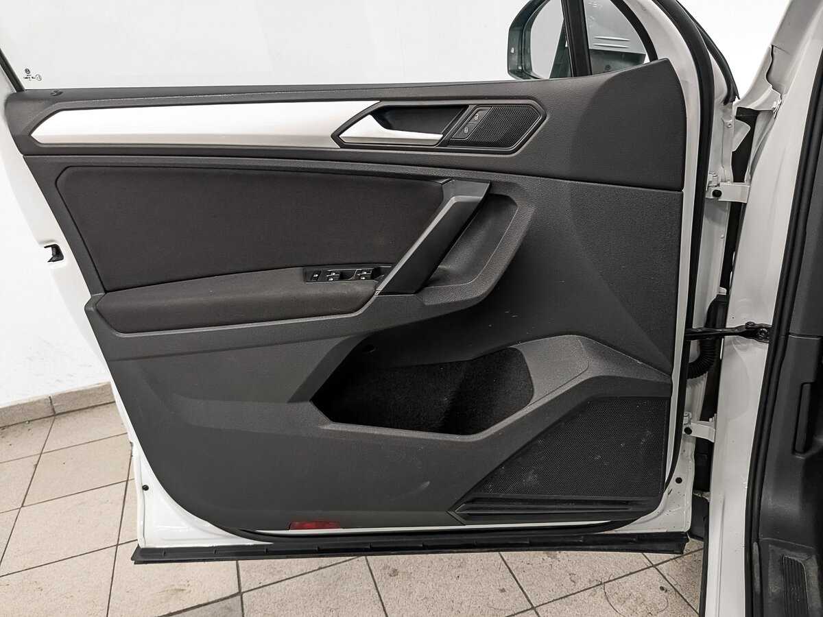 Купить Volkswagen Tiguan, 2021, 133 209 км, фото №17