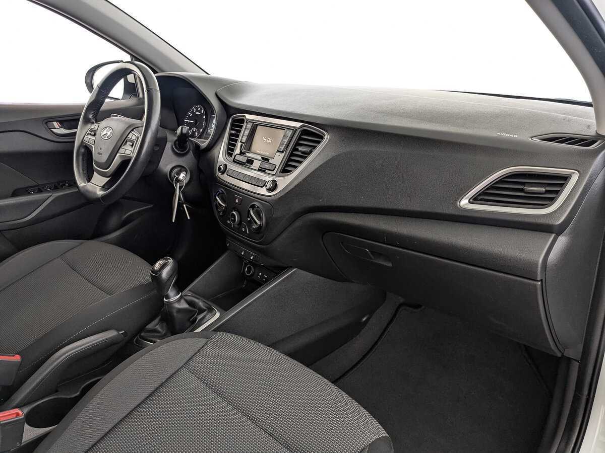 Купить Hyundai Solaris, 2017, 147 719 км, фото №11
