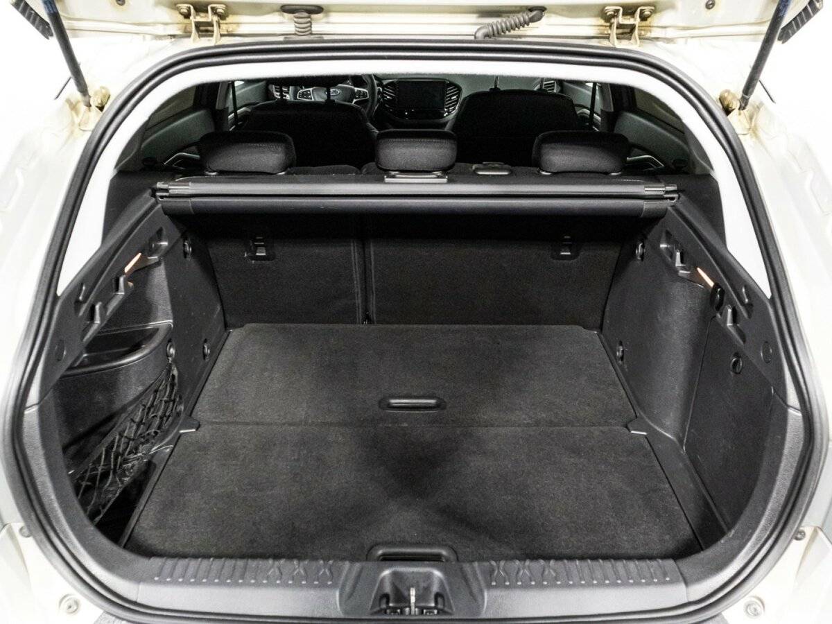 Купить Lada (ВАЗ) Vesta SW, 2019, 108 804 км, фото №15