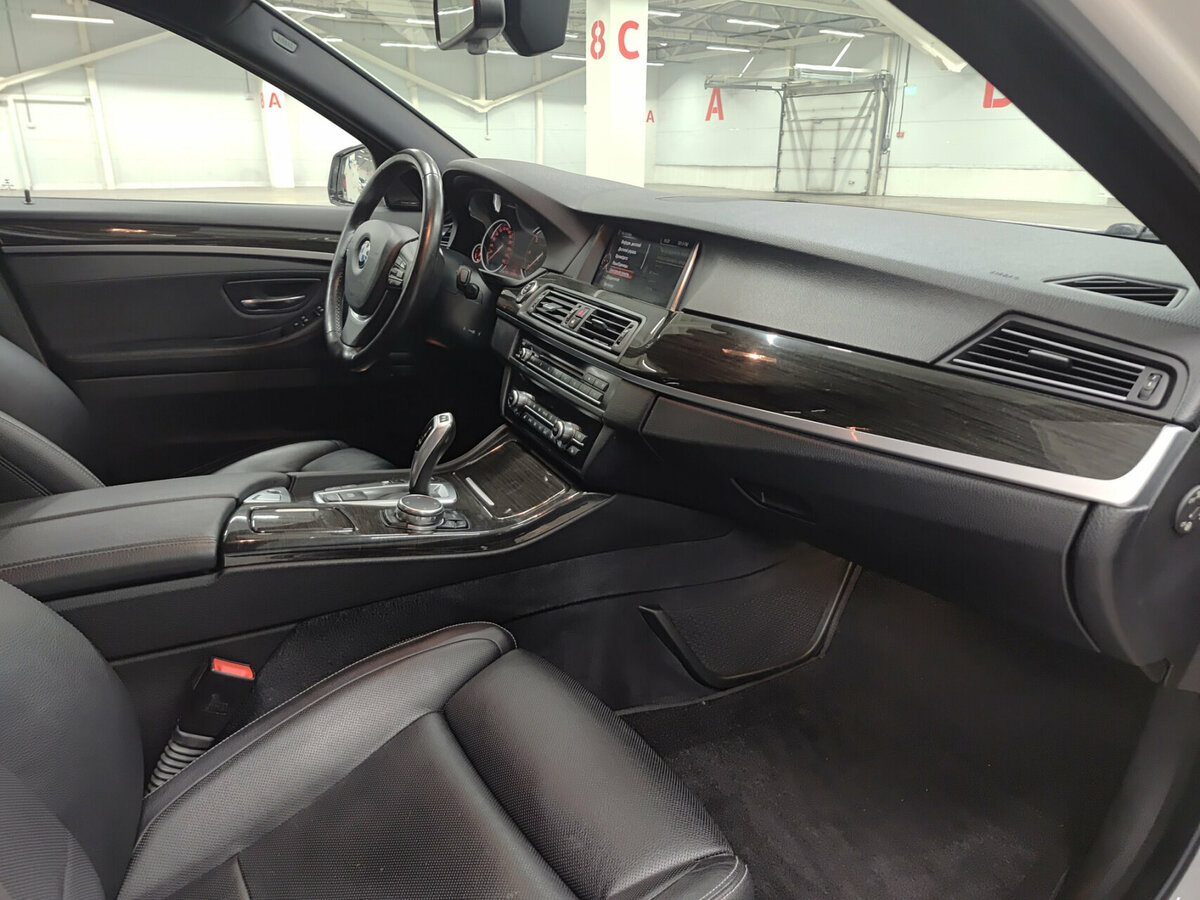 Купить BMW 5 серии 530d xDrive VI (F10/F11/F07) Рестайлинг, 2016, 211 670 км, фото №11