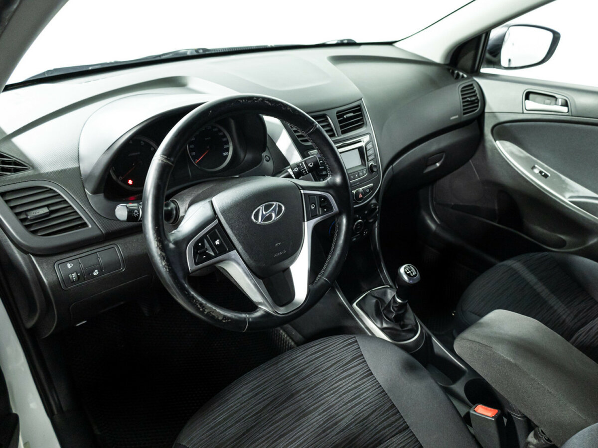 Купить Hyundai Solaris I Рестайлинг, 2015, 105 995 км, фото №10